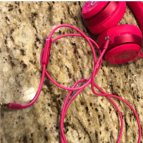 Beats by Dre Solo 2 headphones - Picture 3 of 7